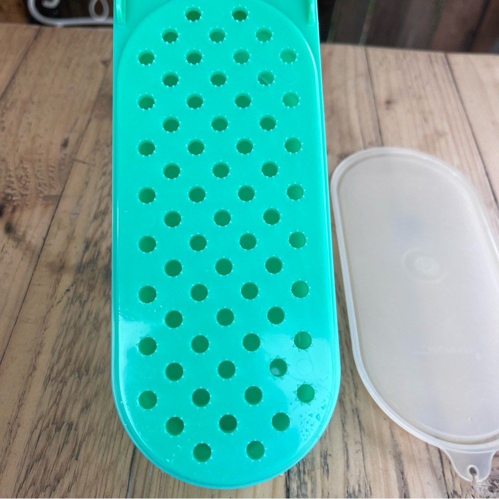 Jadeite Tupperware Cheese Grater Container with Lid 3 Pieces - Picture 7 of 10